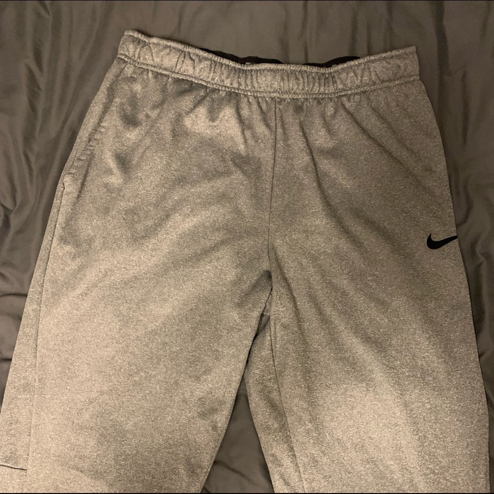 Gray Nike Therma Dry-Fit Sweatpants
